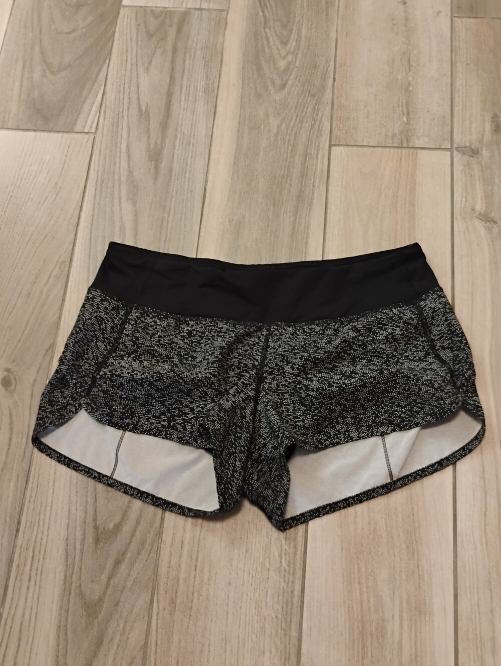 Lululemon Women's Speed Short 4-way Stretch Sz 6